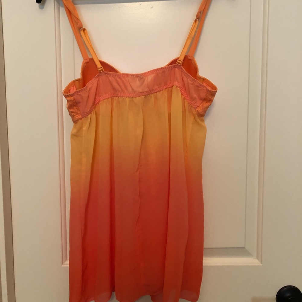 Beautiful nightie - Picture 2 of 3